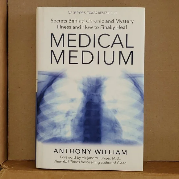 ☤ Medical Medium: Secrets Behind Chronic and Mystery Illness 📚 - Picture 1 of 12